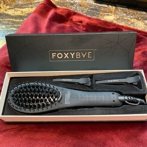 FOXYBAE STRAIGHTENING BRUSH by Sephora Collection